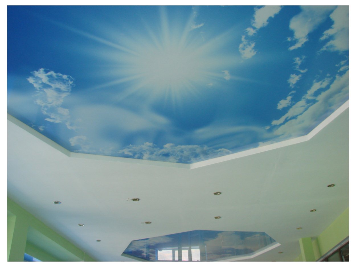 Одноуровневый натяжной потолок облака для зала 19 м2, монтаж и установка в Саратове