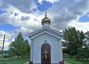 Установка потолка в храме в честь Преображения Господня